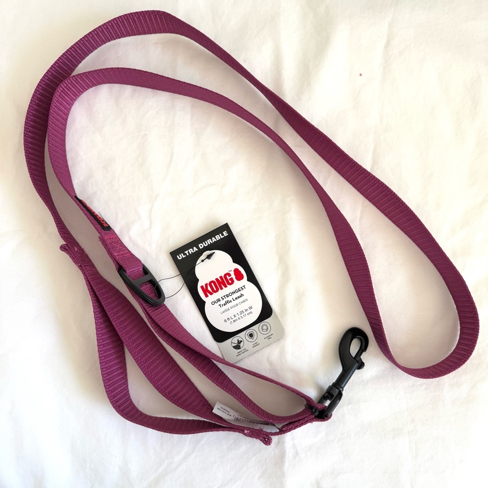 Purple large Kong dog leash, 6 L x 1.25in W heavy duty new with tags